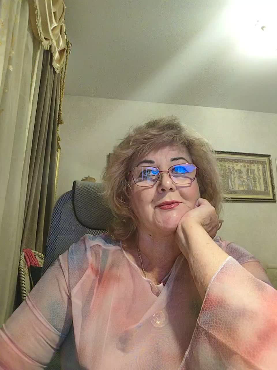 KarinkaSweet Live Sex December 17, 2025