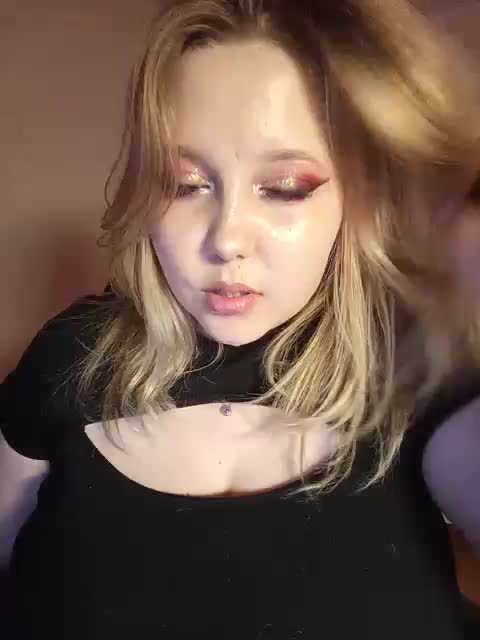 Skujnaya Live Sex December 15, 2025