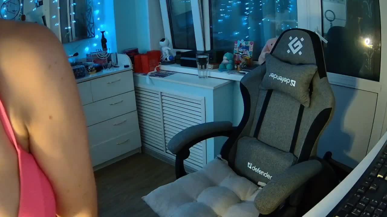 YayaTwist Live Sex December 14, 2025