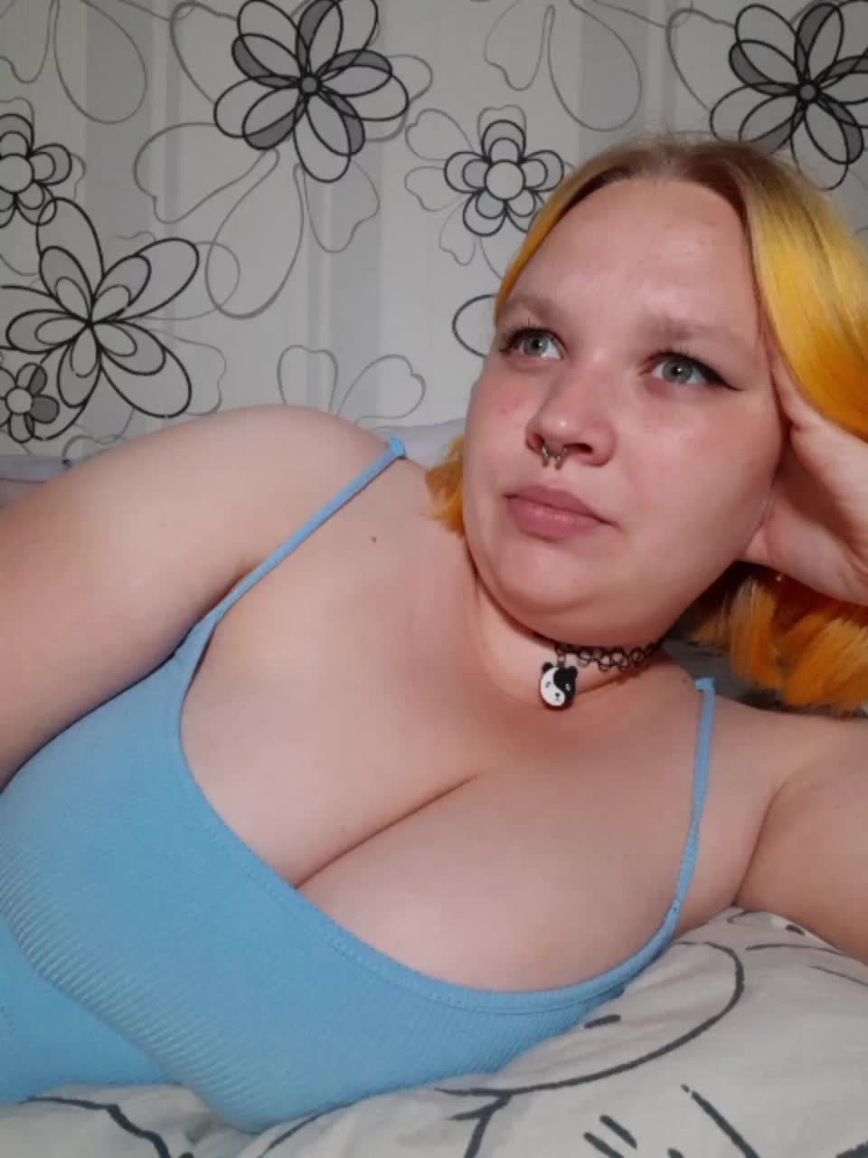 -MeooW- Live Sex December 15, 2025