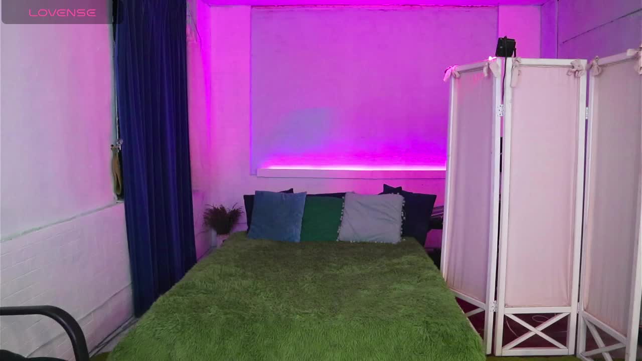 AlisaAleks Live Sex December 19, 2025