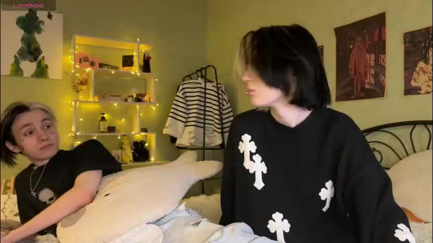 veryraretwins Live Sex December 13, 2025