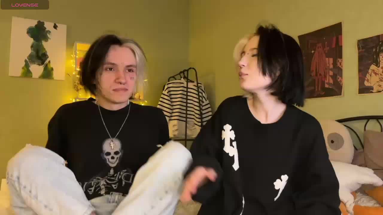 VeryRareTwins Live Sex December 13, 2025