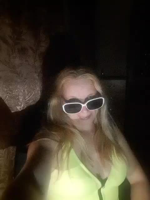 -nelya- Live Sex December 17, 2025