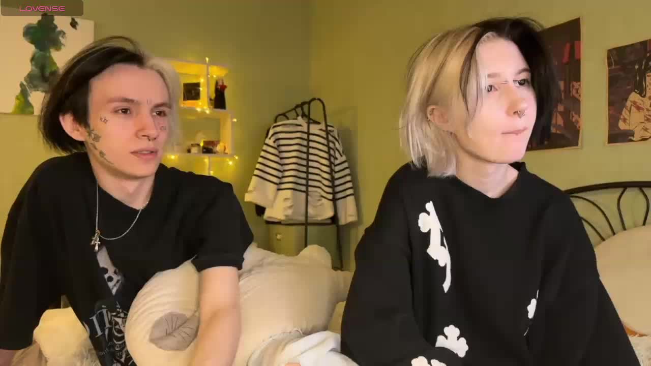 VeryRareTwins Live Sex December 13, 2025