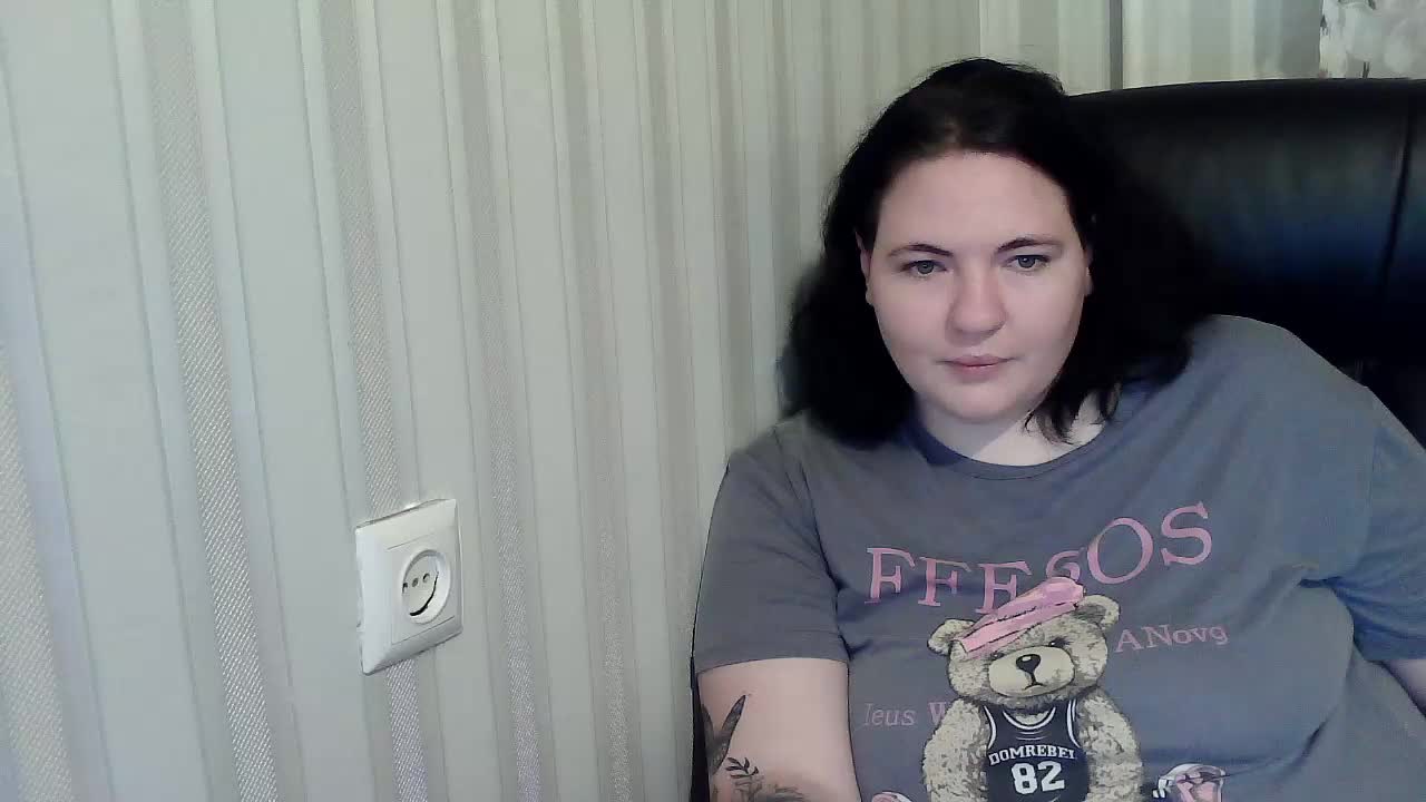 XLisaBlueX Live Sex December 17, 2025