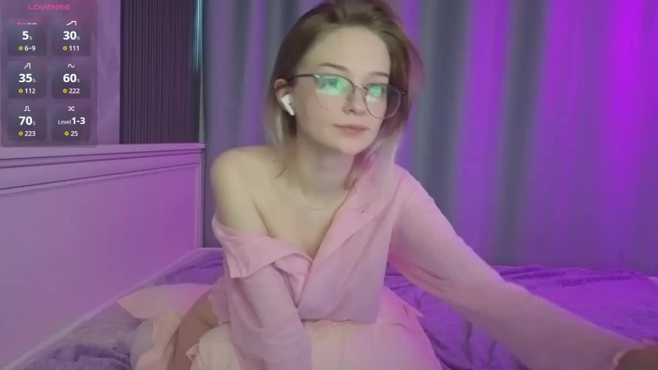 vialeta-baby Live Sex December 15, 2025