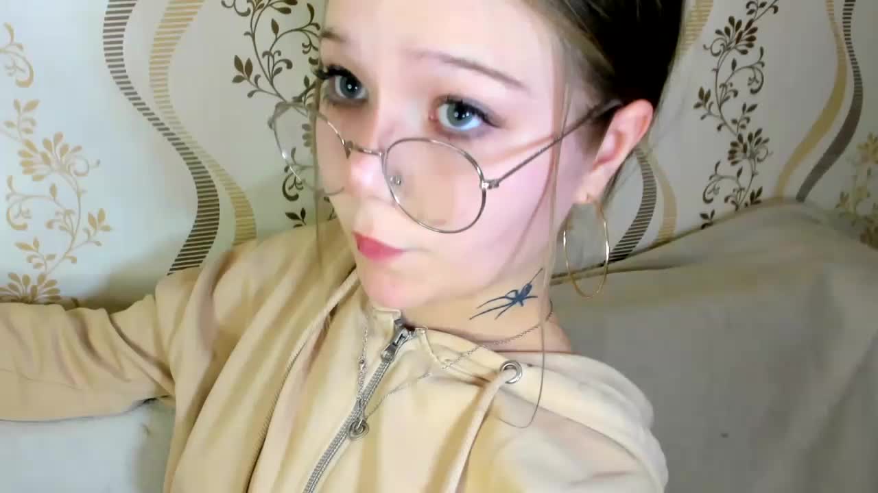 MelMooon Live Sex December 14, 2025