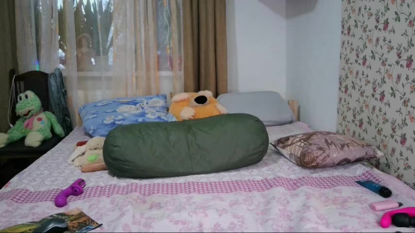 BlueHOT-MILf Live Sex December 17, 2025