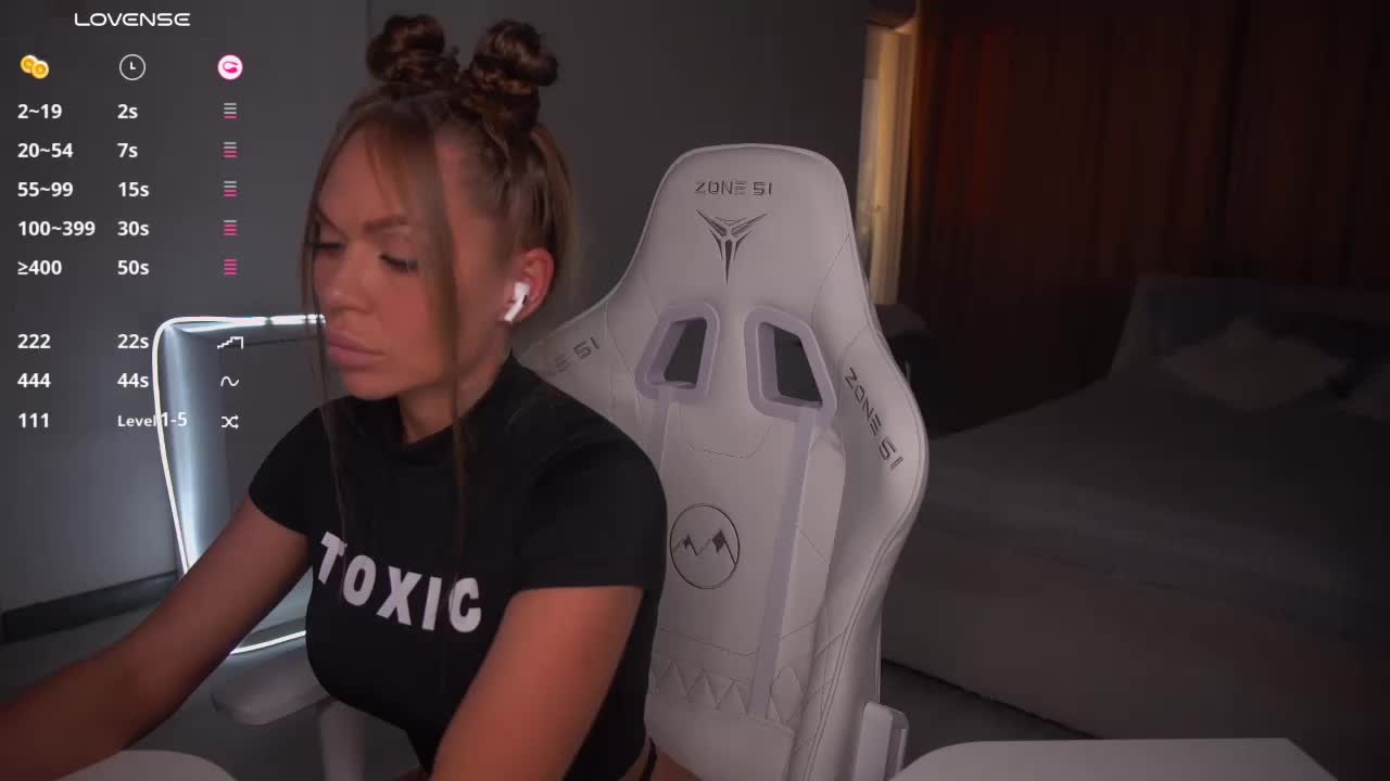 Evelina_fox Live Sex December 19, 2025