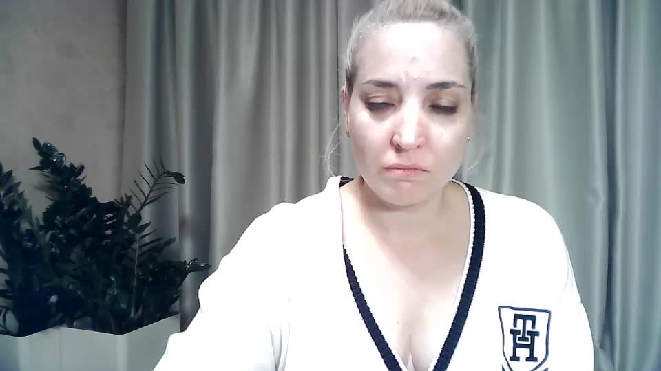 mariska-kiska Live Sex December 14, 2025