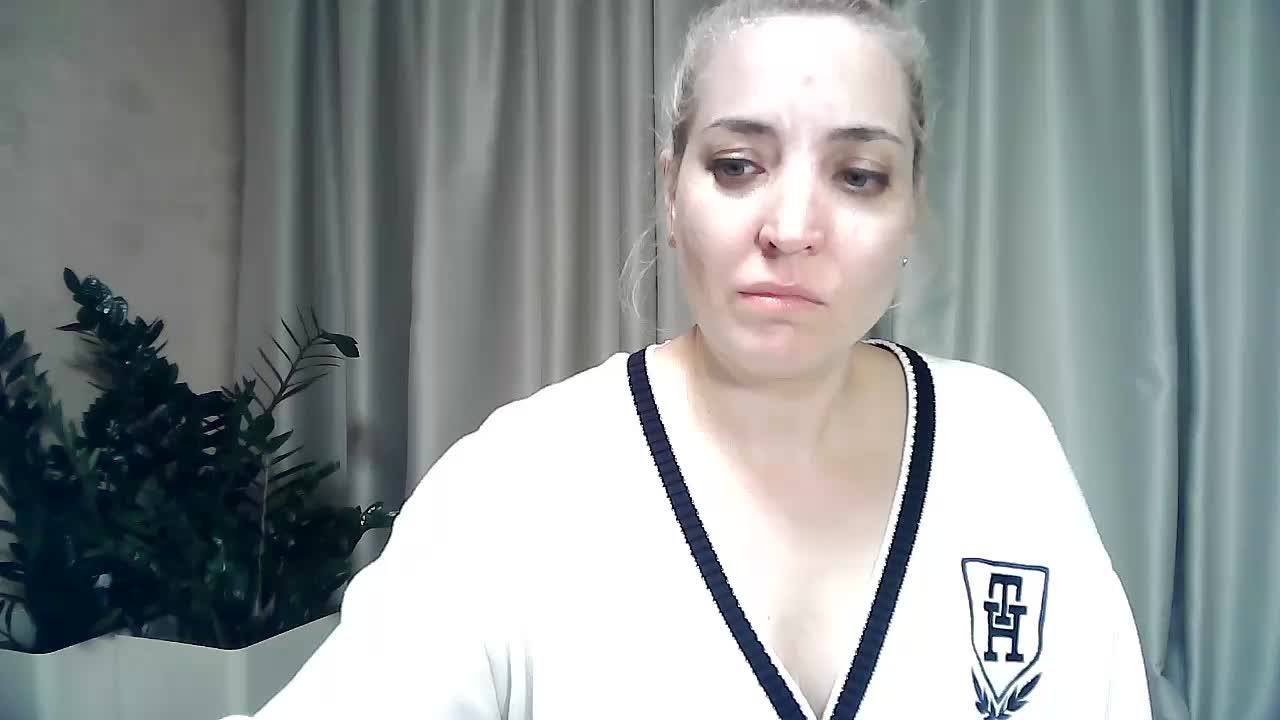 mariska-kiska Live Sex December 14, 2025