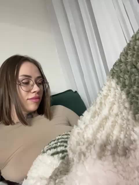 v_-_-_v Live Sex December 13, 2025
