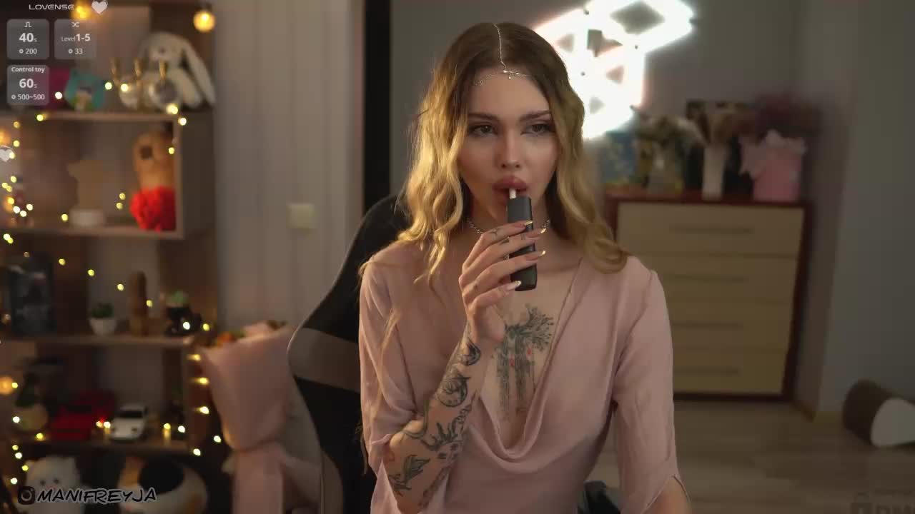 ManiFreyja Live Sex December 17, 2025