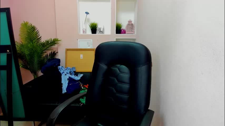 persinaky Live Sex December 13, 2025