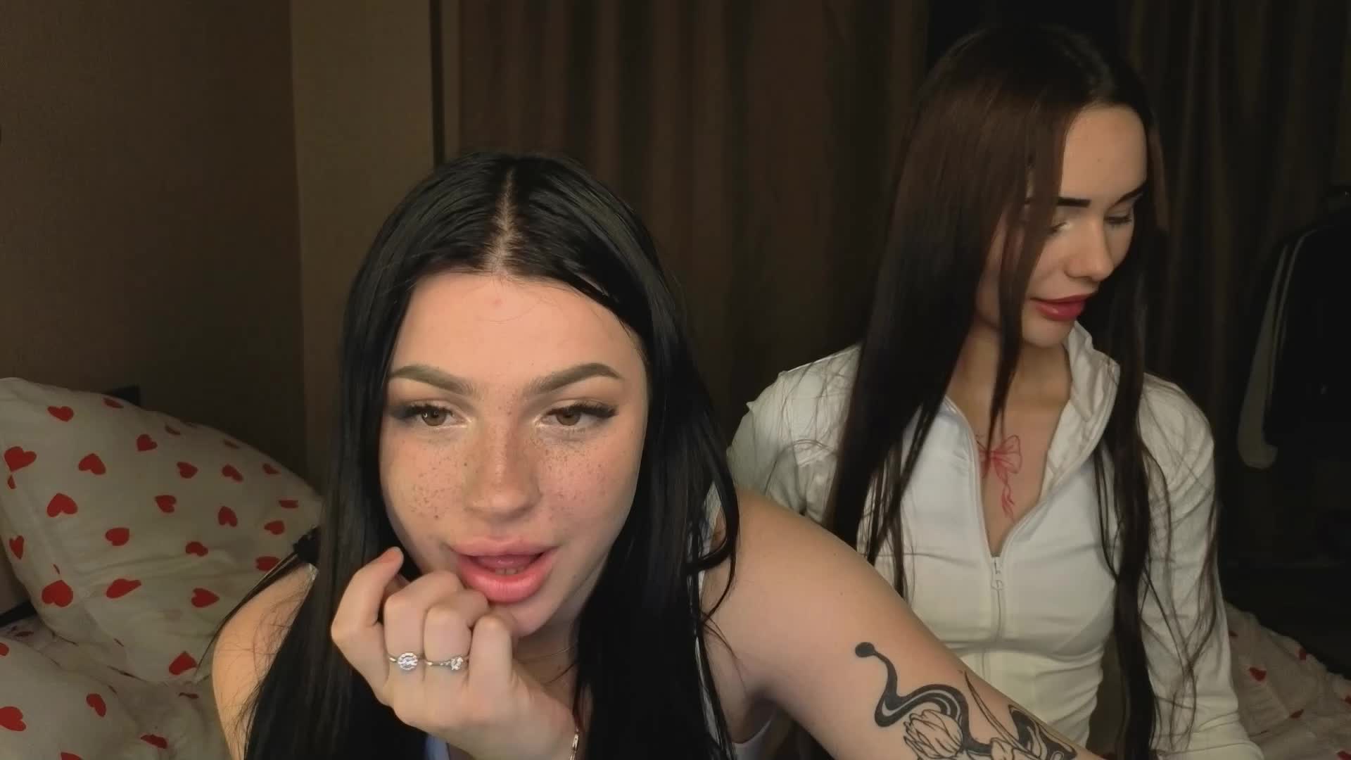 LisaAndDenis Live Sex December 18, 2025