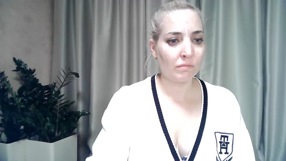 mariska-kiska Live Sex December 14, 2025