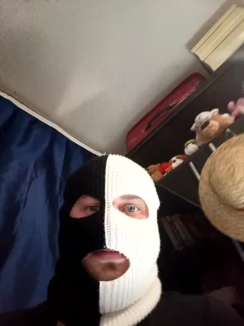 Kiss-Kissaa Live Sex December 18, 2025