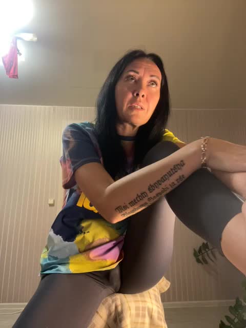 Karolina_Milf Live Sex December 14, 2025