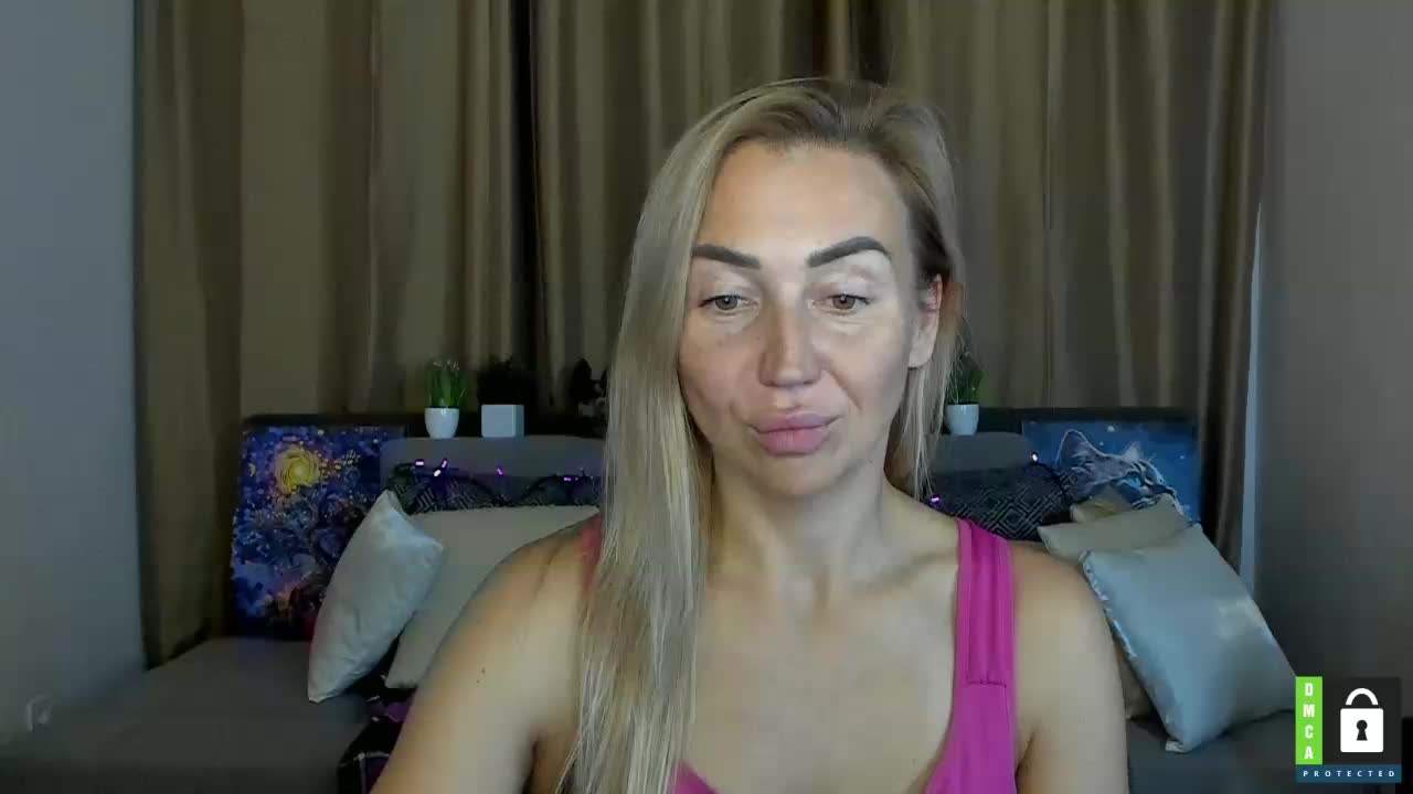 Jullyblondkiss Live Sex December 14, 2025