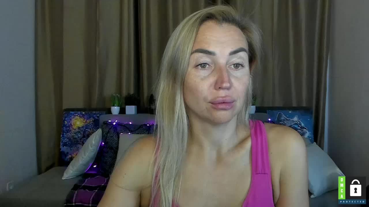 Jullyblondkiss Live Sex December 14, 2025