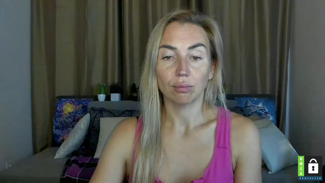 Jullyblondkiss Live Sex December 14, 2025