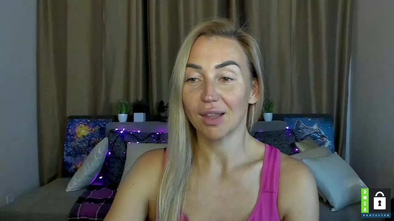 Jullyblondkiss Live Sex December 14, 2025