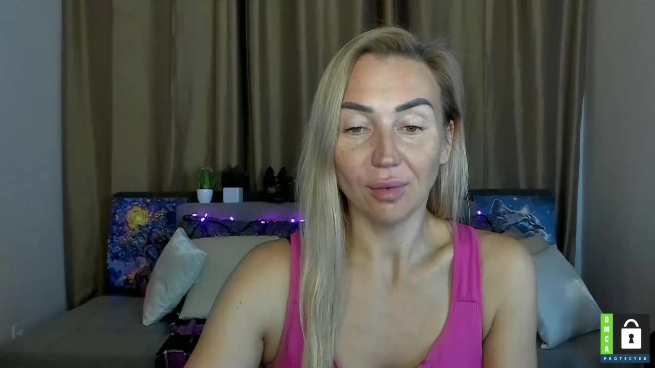 Jullyblondkiss Live Sex December 14, 2025