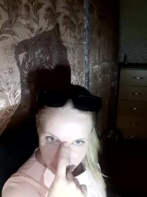 -nelya- Live Sex December 17, 2025