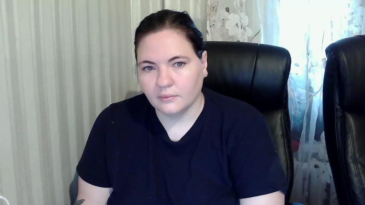 XLisaBlueX Live Sex December 17, 2025