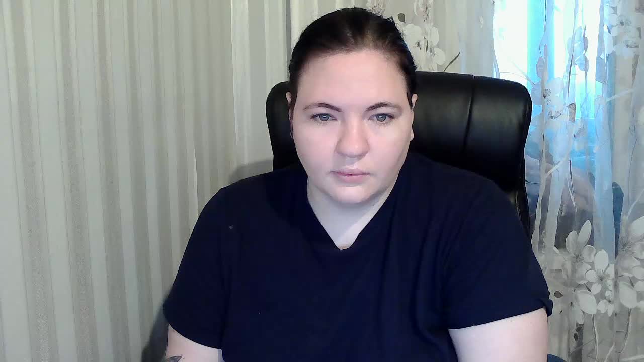 XLisaBlueX Live Sex December 17, 2025