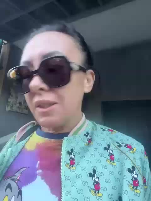 Karolina_Milf Live Sex December 14, 2025