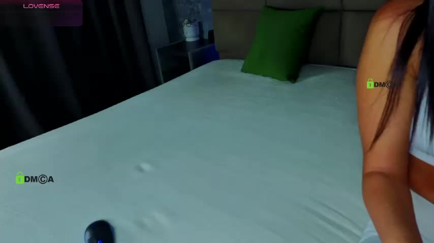 -Criss__Alex-__ Live Sex December 17, 2025