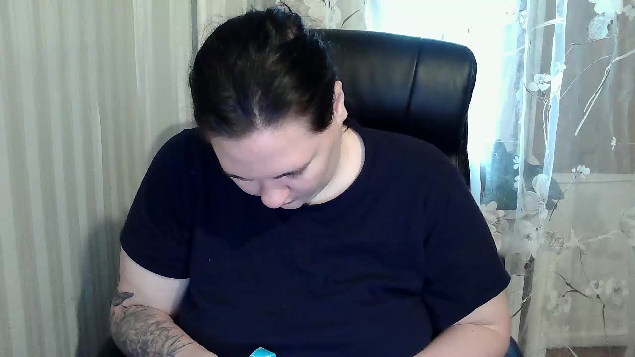 XLisaBlueX Live Sex December 17, 2025