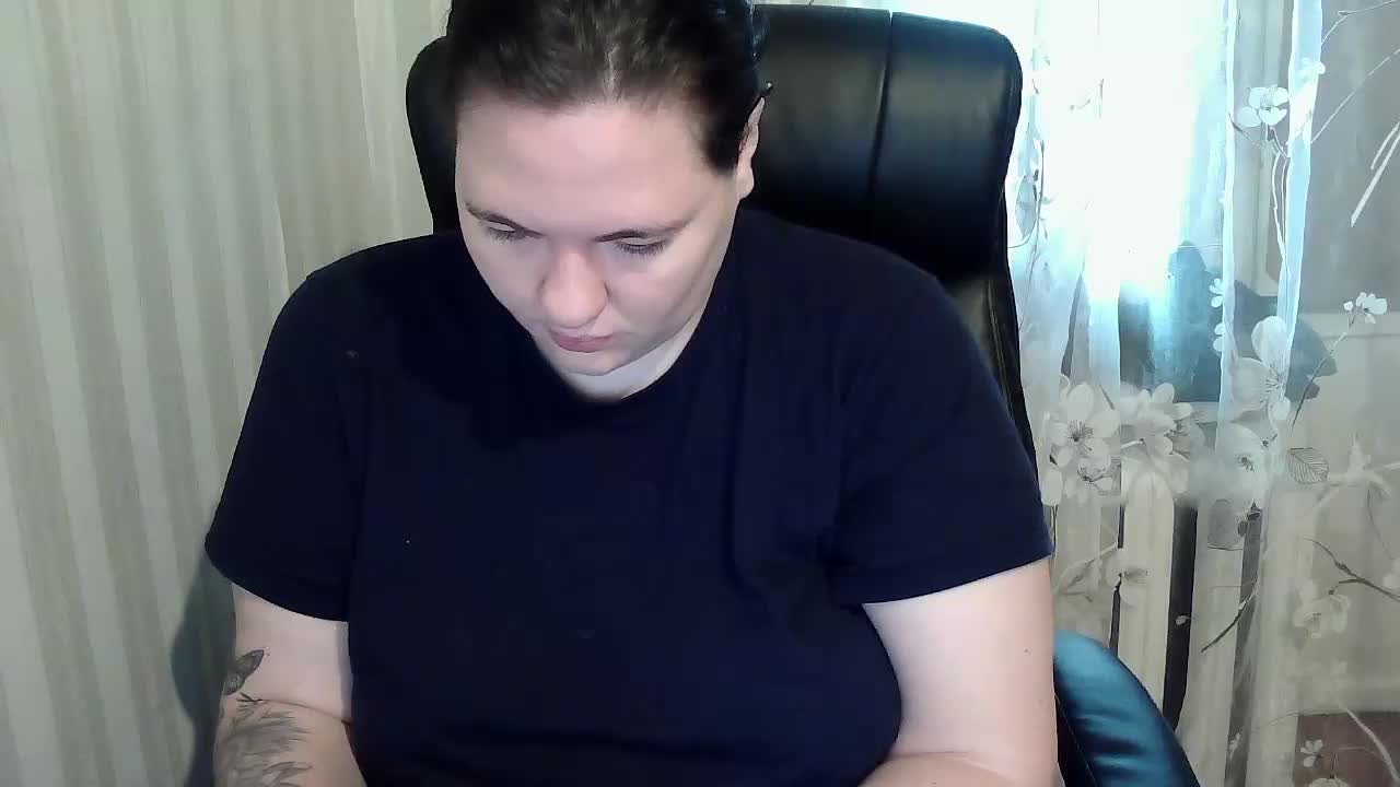 XLisaBlueX Live Sex December 17, 2025