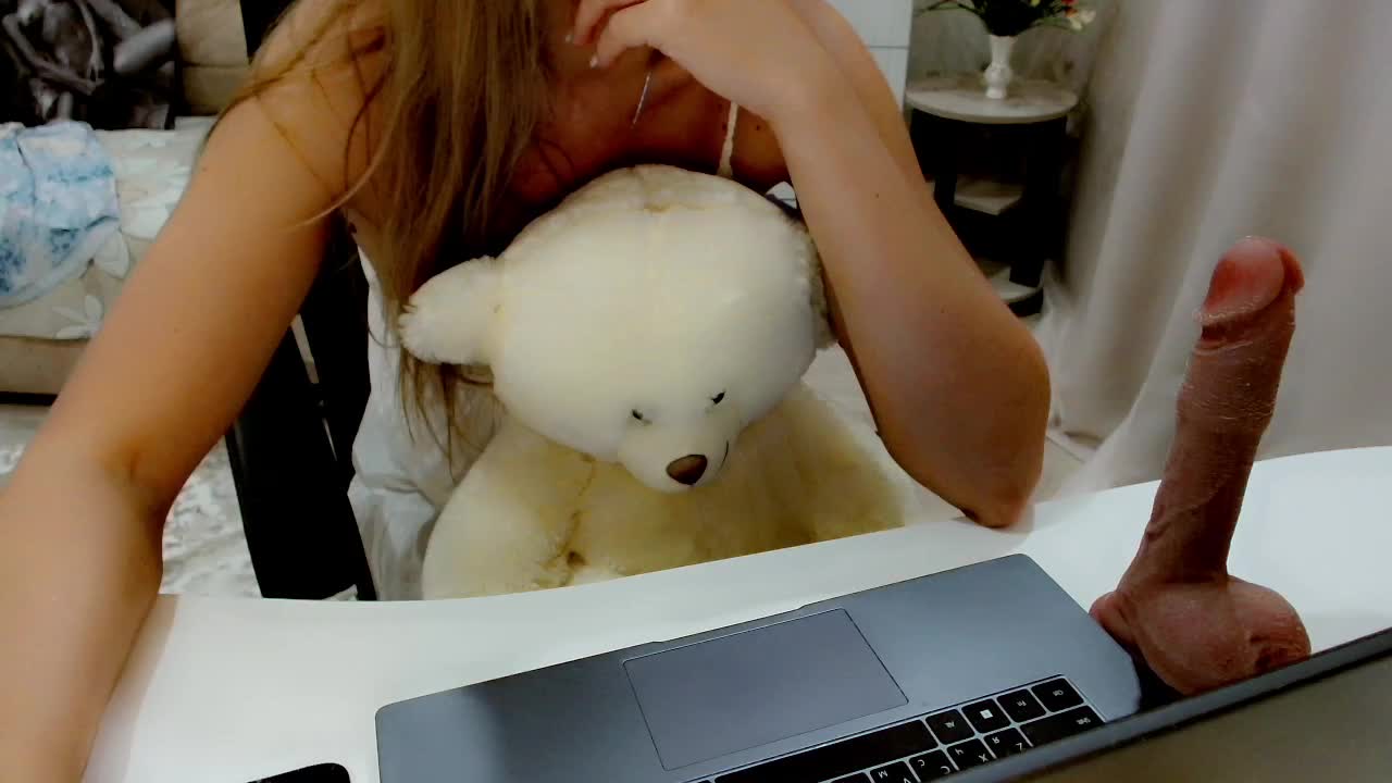 JuicyGloss Live Sex December 14, 2025