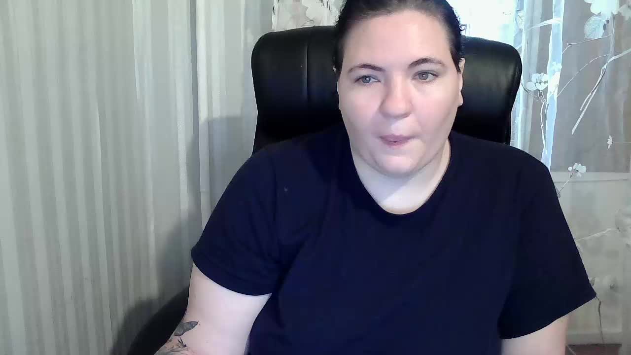 XLisaBlueX Live Sex December 17, 2025