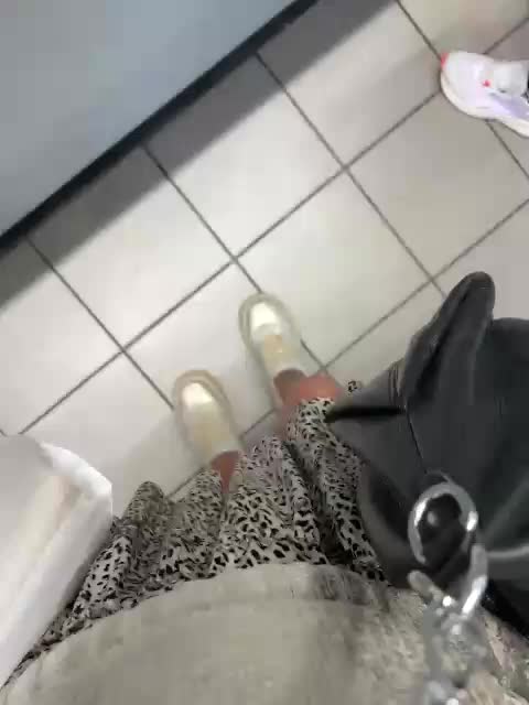 Karolina_Milf Live Sex December 14, 2025