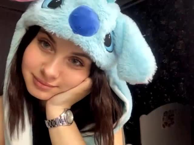 CANDY-LIPS-GIRL Live Sex December 13, 2025