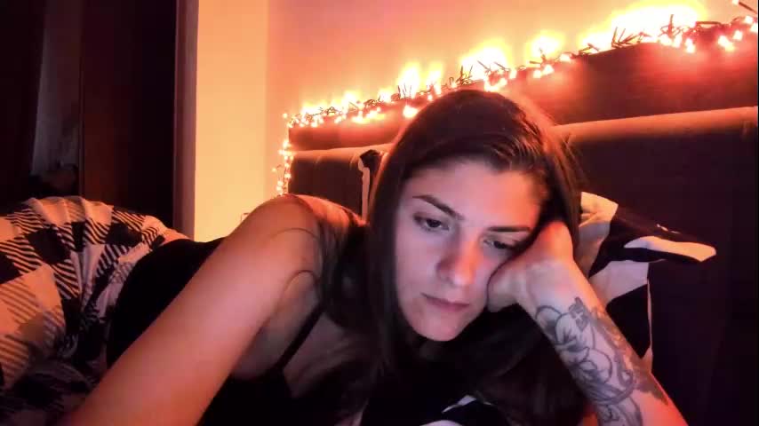 _just_a_simple_girl Live Sex December 14, 2025