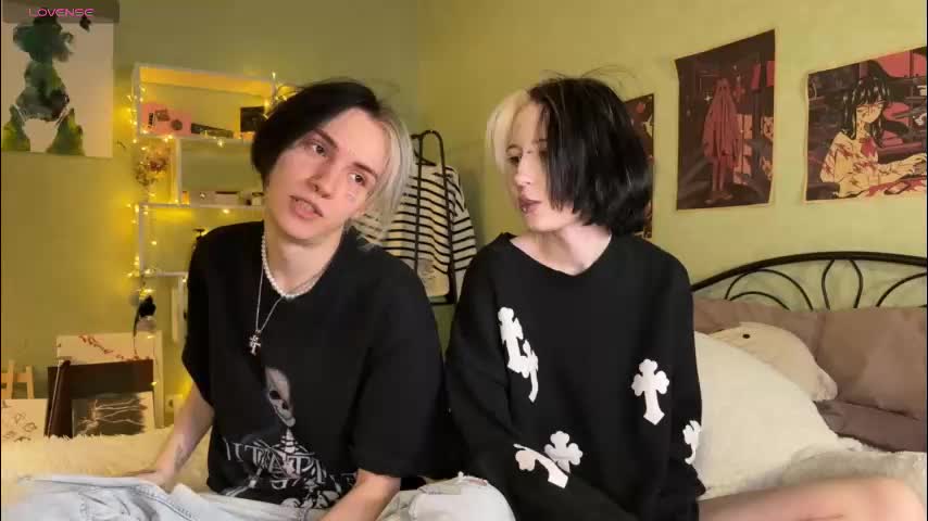 veryraretwins Live Sex December 13, 2025