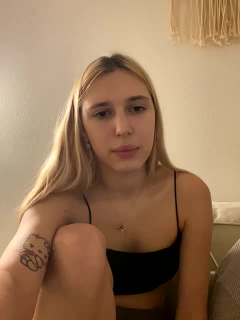 lina_wap Live Sex December 20, 2025