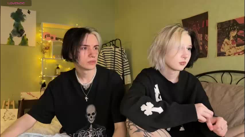 veryraretwins Live Sex December 17, 2025