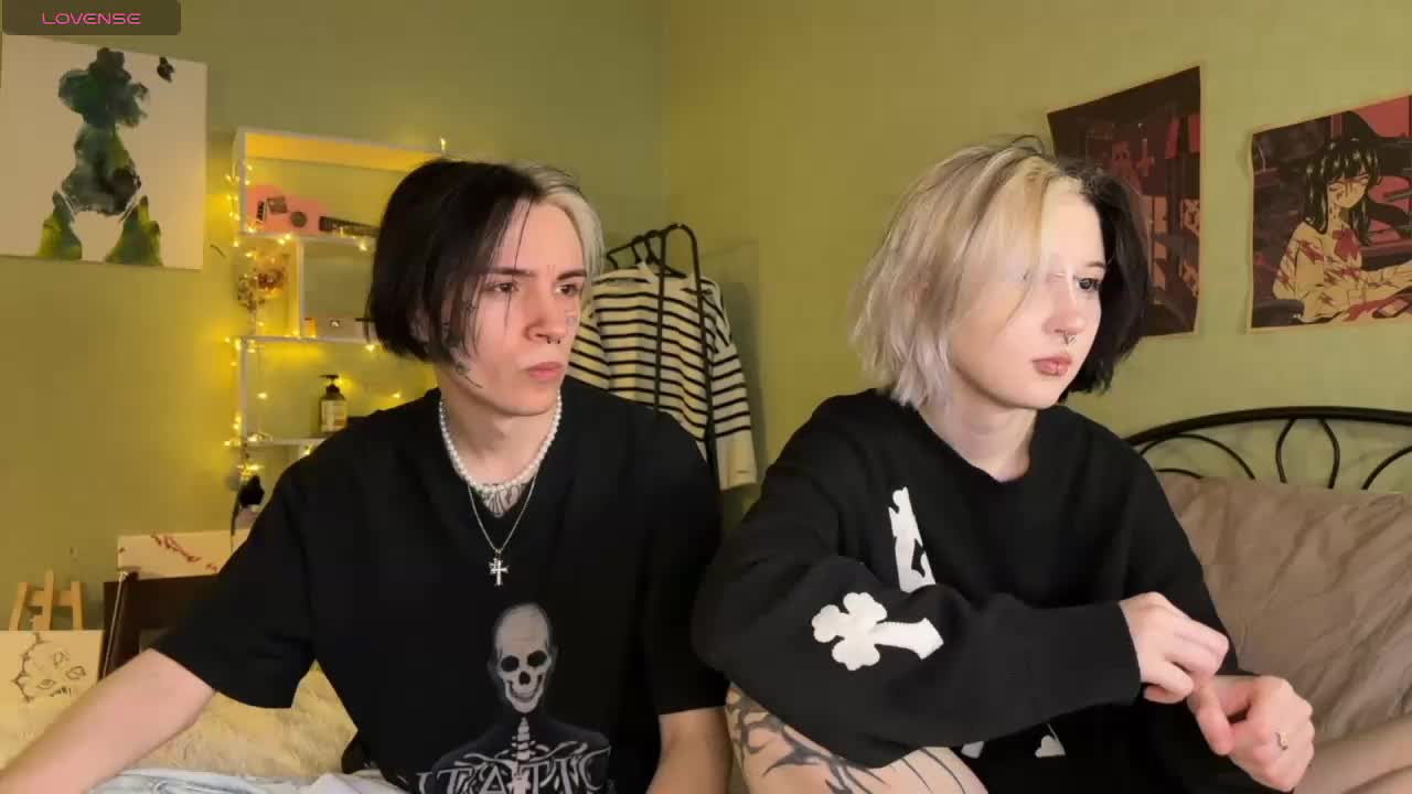 VeryRareTwins Live Sex December 17, 2025