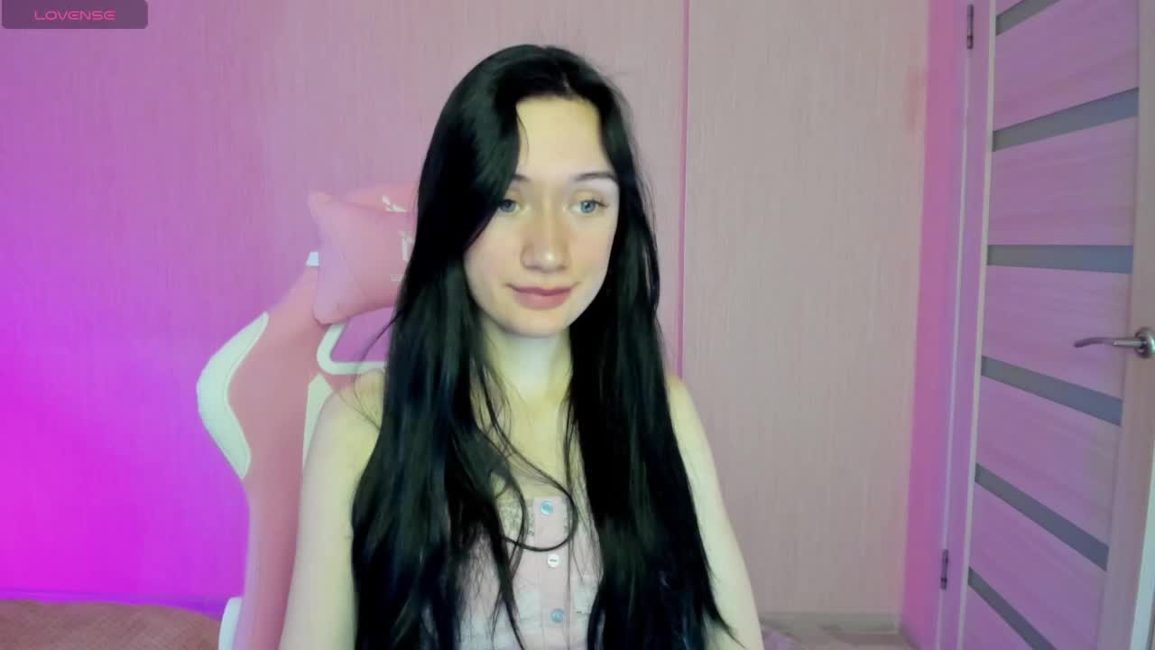 ArinaMeow19 Live Sex December 17, 2025