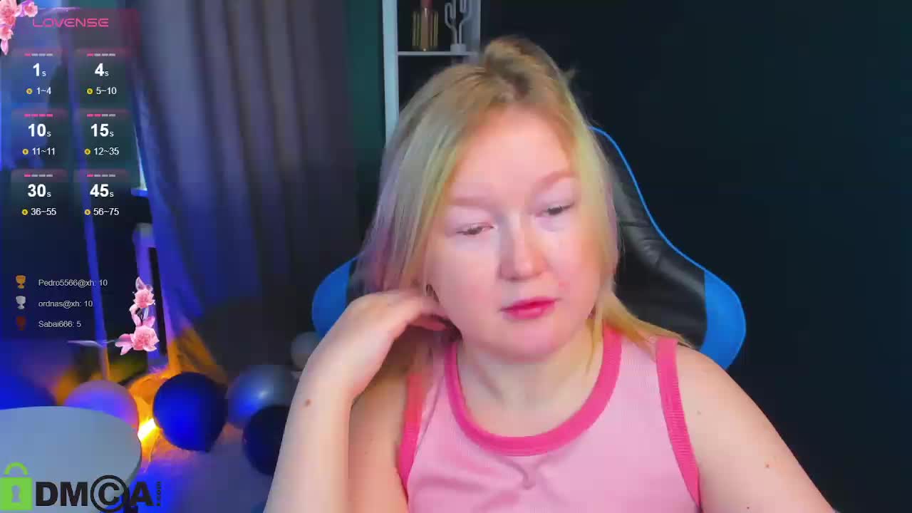 Sara-Moor Live Sex December 17, 2025