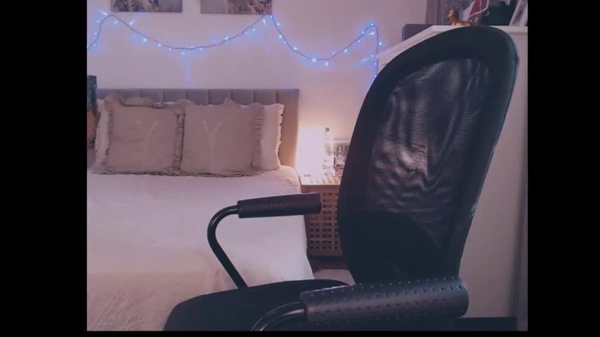 julialiones Live Sex October 9, 2025