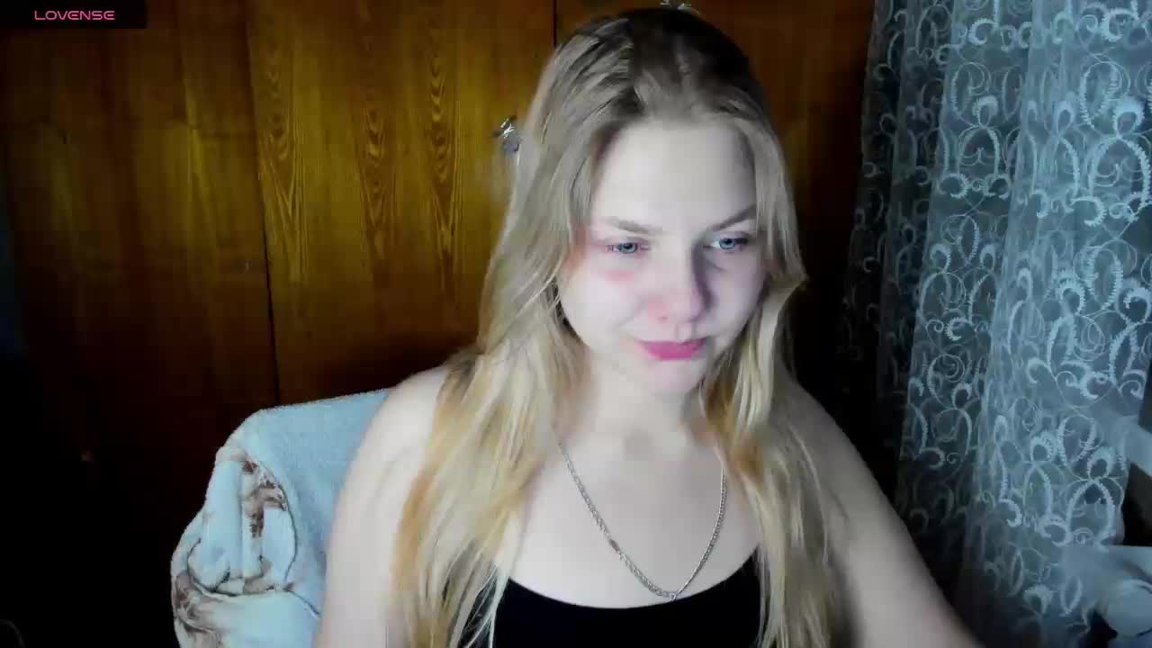 Emma-Frizea Live Sex December 17, 2025