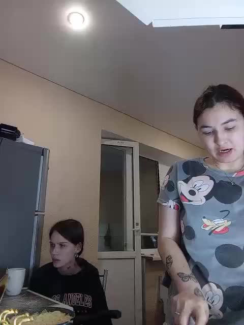 ZoyaVikki Live Sex December 12, 2025