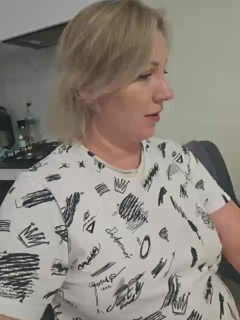 yuliia_3003 Live Sex December 17, 2025